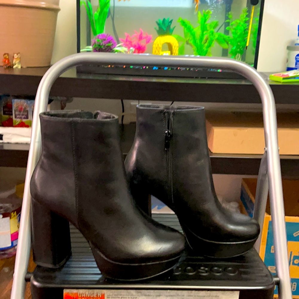 Steve Madden Booties!